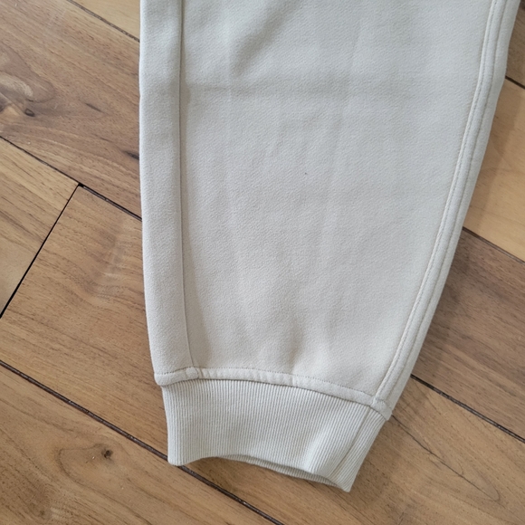 NEW Lululemon Women's Scuba High Rise Jogger Size 20 in Sand - Picture 2 of 10